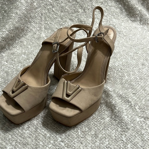 Gianni Bini x Venita Aspen Sienna Taupe Suede Platform Dress Sandals - Picture 2 of 14